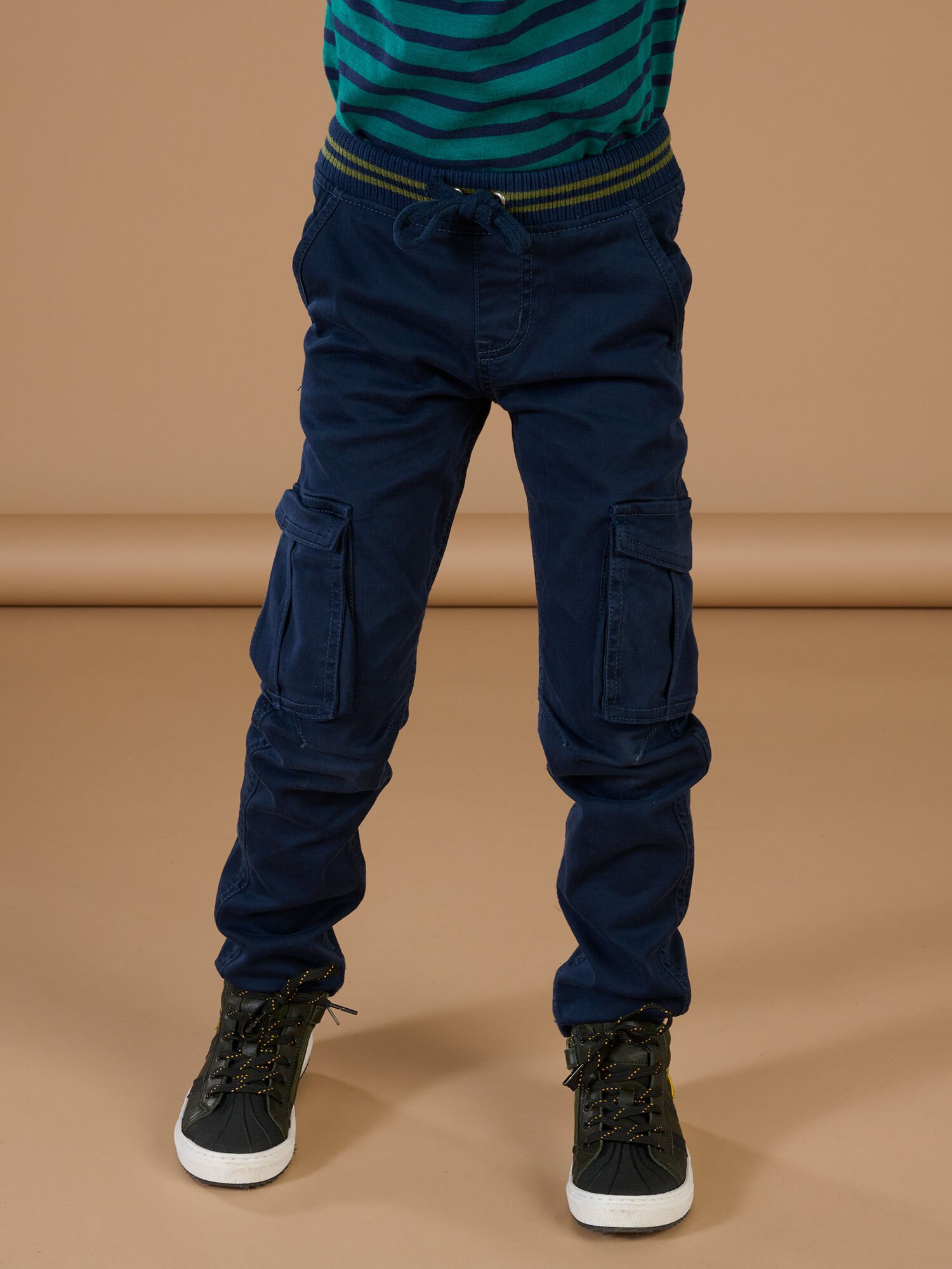 Pantalon uni en toile bleu marine achat en ligne Pantalon garcon DPAM Salesforce Commerce Cloud 3.2.0